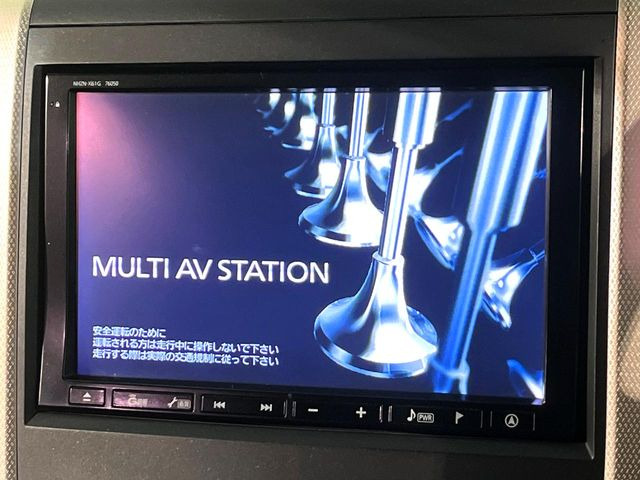 �y�����i�r�z�l�C�̏����i�r�𑕔����Ă���܂��B�i�r�̎g���₷���͂������A�I�[�f�B�I�@�\���[��!�L�����v�◷�s�͂������A�ʋ΂┃�����ȂǕ��i�̃h���C�u���y�����Ȃ�͂���