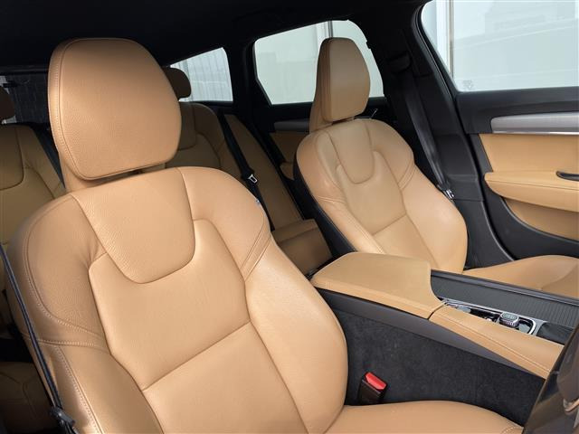 V90D4 モメンタム ディーゼル