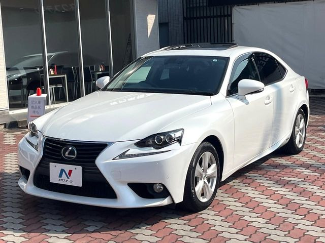 高透明度のガラス皮膜で撥水はもちろん、上質なツヤ・光沢を実現。紫外線や酸性雨から大切な愛車を保護し、色あせ・劣化を防止。「弾スプラッシュコート」、「弾プリミッサコート」からお選びいただけます。