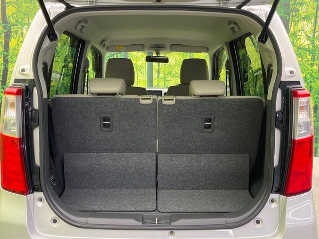 ���i�̂���������ʋ΁A���}���ɏ\���ȉ׎��X�y�[�X���m�ۂ��Ă���܂��B�Z�J���h�V�[�g��|���ƁA�傫�ȉו��̐ύڂ��\�ł���