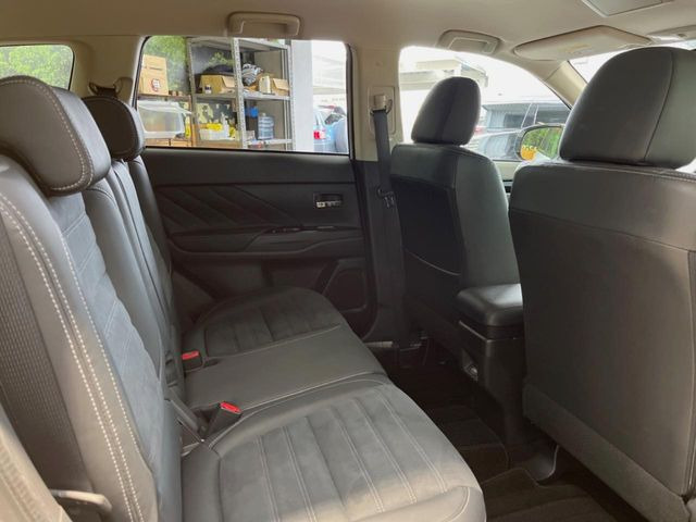 �L�X�Ƃ���2��ڃV�[�g�͋��Z���������A���S�n�����K!�F�B��Ƒ��Ƃ̂��o�����ɂ҂�����ł��B�x�r�[�V�[�g��`���C���h�V�[�g�g�p�������K�ɂ��߂�������������\���ȋ�Ԃ��m�ۂ��Ă��܂��B