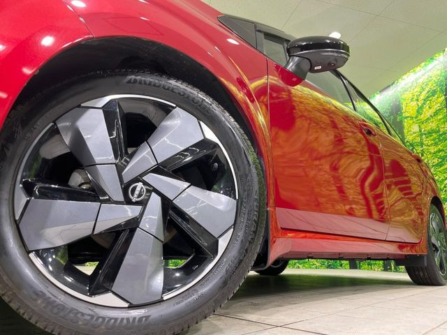 �y����17�C���`�A���~�z�C�[���z�O�ςɃ}�b�`���������A���~�z�C�[���𑕒����Ă���܂��B�e��ЊO�A���~�z�C�[����A�X�^�b�h���X�^�C�����戵�����Ă���܂��B���񂲑��k����������