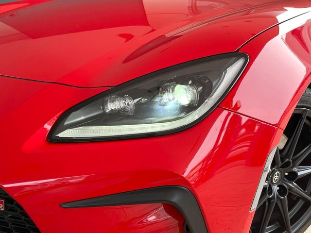 �yLED�w�b�h���C�g�z���V����ԑ��s�����ǍD�Ȏ��E���m�ۂ����S���ĉ^�]�ł��鍂�P�xLED�w�b�h���C�g�𑕔�!�_�����x�������A����d�͂��}�����Ă��܂��B