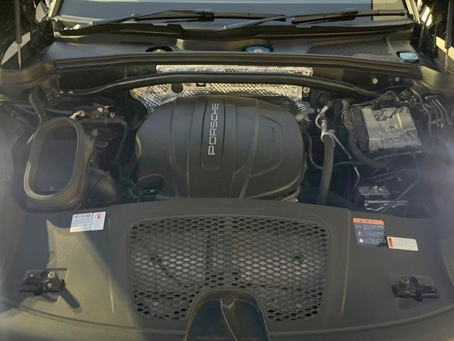 ●当店では、各メーカーの専用診断テスターを導入。国家資格を持つテクニカルスタッフも常駐しておりますので、万が一の際にも安心してご利用いただけます。