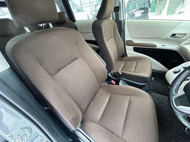 ���̋Ǝ҂ɂ������ې􂢁A�V�[�g�̃^�o�R�Ȃǂɂ��R�Q���̃��y�A��(�L��)�������Ă���܂��B