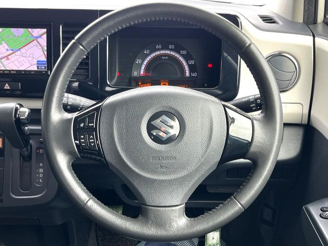 �y�����v�����X�e�A�����O�z�㎿�Ȋv���g�p���邱�ƂŁA��ɂ����������݂ƂĂ��^�]���₷���n���h���ł���