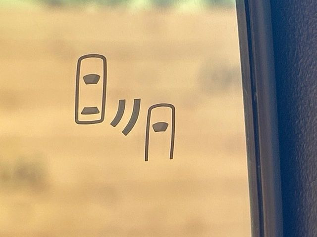 �y�u���C���h�X�|�b�g���[�j���O�z���s���A�h�A�~���[�̎��p�ɂȂ�₷���ӏ��Ɍ㑱�Ԃ��ڋ߂���ƃT�C�h�~���[�t�߂Ɍx����\���A�h���C�o�[�ɒ��ӊ��N�����Ă���܂��B