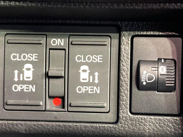 �y�����p���[�X���C�h�h�A�z�X�}�[�g�L�[��^�]�Ȃ̃X�C�b�`�Ō�ȗ����X���C�h�h�A�̊J���\���d��������͂����ăh�A���J����K�v�������A�����Ȃ��q�l�ł��ȒP�ɊJ���߂ł����K�ł���