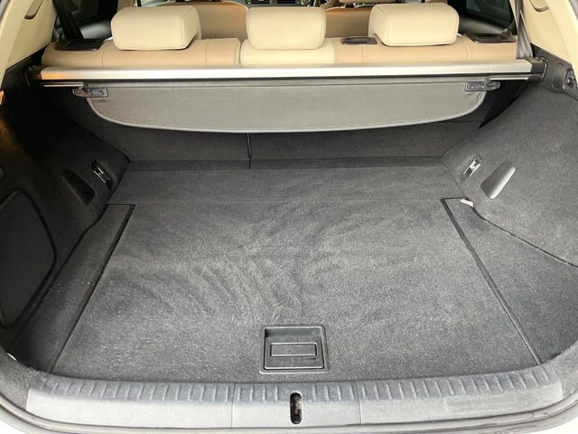 ���i�̂���������ʋ΁A���}���ɏ\���ȉ׎��X�y�[�X���m�ۂ��Ă���܂��B