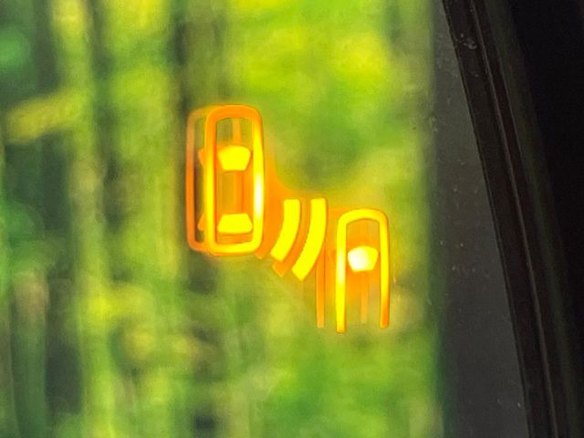 �y�u���C���h�X�|�b�g���j�^�[�z���s���A�h�A�~���[�̎��p�ɂȂ�₷���ӏ��Ɍ㑱�Ԃ��ڋ߂���ƃT�C�h�~���[�̃����Y�Ɍx����\��!�h���C�o�[�ɒ��ӊ��N�����Ă���܂��B