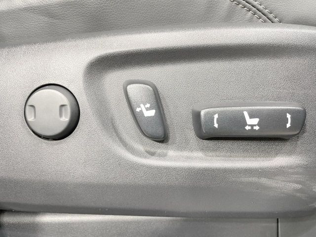 【パワーシート】スイッチ一つで簡単にシートの微調整が可能!電動だから力もいりません!快適なシートポジションにセットして、快適なドライブをお楽しみください。