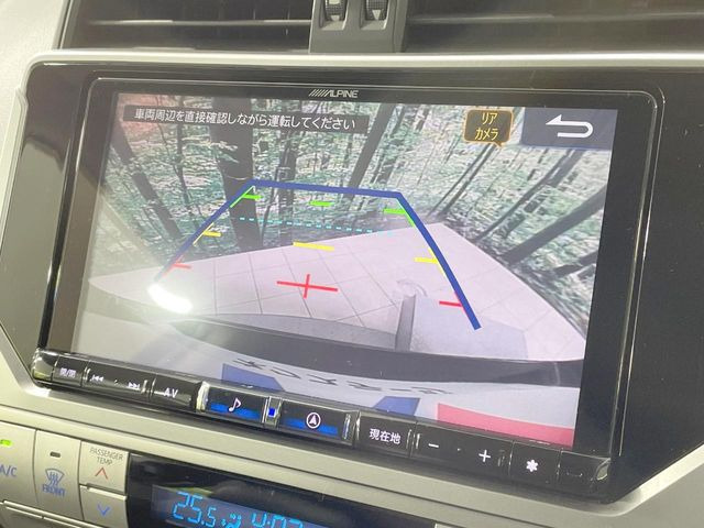 【バックカメラ】駐車時に後方がリアルタイム映像で確認できます。大型商業施設や立体駐車場での駐車時や、夜間のバック時に大活躍!運転スキルに関わらず、今や必須となった装備のひとつです!