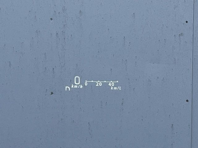 �y�w�b�h�A�b�v�f�B�X�v���C�z���݂̑��x�⑖�s�����f�W�^���\���ŉ^�]�ȑO���̃K���X�ɓ��e!�^�]���A�ڐ������炳���K�v�ȏ����m�F�ł���̂łƂ��Ă��֗��ň��S!