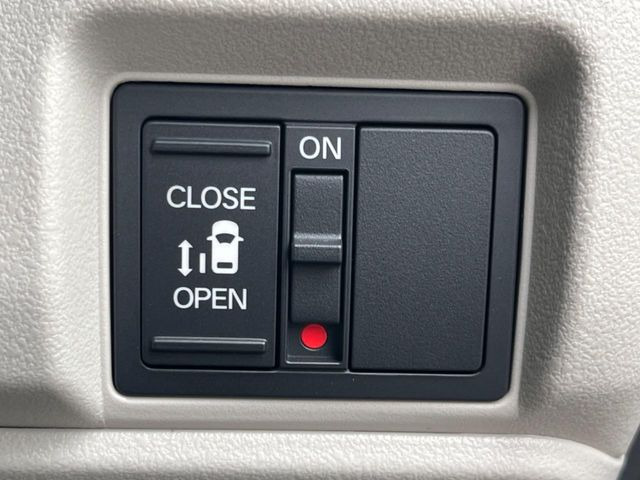 �y�p���[�X���C�h�h�A�z�X�}�[�g�L�[��^�]�Ȃ̃X�C�b�`�ŃX���C�h�h�A�̊J���\���d��������͂����ăh�A���J����K�v�������A���������q�l�ł��A�d���ו��������Ă��鎞�����N�ɊJ���߂ł��܂���