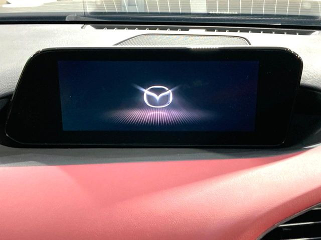 �y8.8�C���`�}�c�_�R�l�N�g�z�ԓ��̕��͋C�Ƀ}�b�`������^�̃f�B�X�v���C�B�X�}�z�ڑ��ł̃i�r�g�p��Bluetooth�Đ����A�l�X�ȋ@�\���y���߂܂��B�����I�ȃ_�C�������삪�\�ŁA�g��������ǍD�ł��B