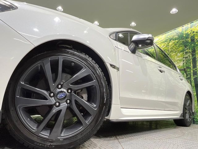 �y����18�C���`�A���~�z�C�[���z�O�ςɃ}�b�`���������A���~�z�C�[���𑕒����Ă���܂��B�e��ЊO�A���~�z�C�[����A�X�^�b�h���X�^�C�����戵�����Ă���܂��B���񂲑��k����������