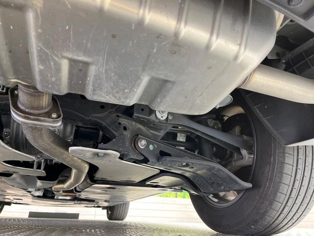 安心の最長10年・走行無制限保証(有償)をご用意。保証内容も充実はもちろん、無料点検&オイル交換や、年中無休の全国・24時間ロードサービスも付帯されておりますのでご安心下さい。