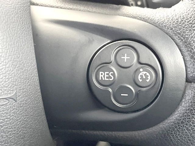 ���I�[�g�N���[�Y�R���g���[��:�������H�⎩���Ԑ�p���H���ɂāA�葬���q���\�ƂȂ�֗��ȋ@�\�ł��B�������ړ��̍ۂł����ɂ����֗��ɂ��g�����������܂���