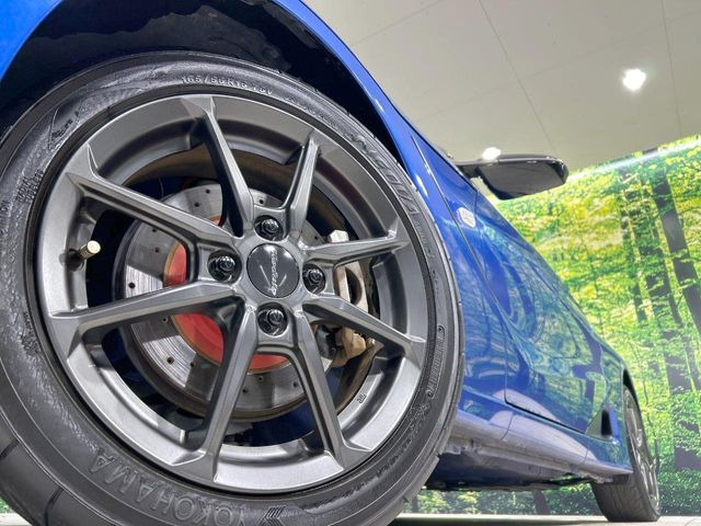 �y16�C���`�A���~�z�C�[���z�O�ςɃ}�b�`�����A���~�z�C�[���𑕒����Ă���܂��B�e��A���~�z�C�[����A�X�^�b�h���X�^�C�����戵�����Ă���܂��B���񂲑��k����������