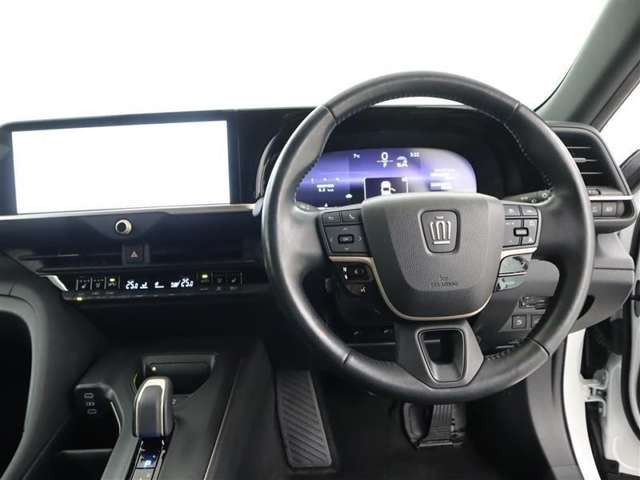 クラウンクロスオーバー2.5 G アドバンスト レザー パッケージ E-Four 4WD