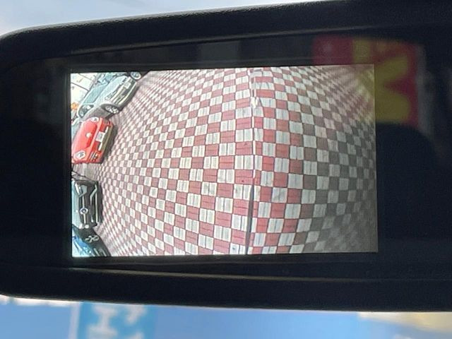 ���i�r:��̊��̂���i�r�́A����������ԓ������o���Ă���܂��BBluetooth�Đ��ȂǃI�[�f�B�I�@�\���[�����Ă���܂��̂ŁA�^�]�����y���߂܂���