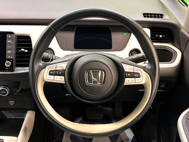 �y�����v�����X�e�A�����O�z�㎿�Ȋv���g�p���邱�ƂŁA��ɂ����������݂ƂĂ��^�]���₷���n���h���ł���