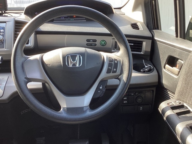 フリードハイブリッド1.5 ジャストセレクション