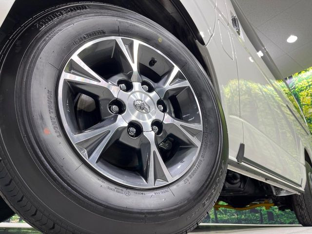 �y����15�C���`�A���~�z�C�[���z�O�ςɃ}�b�`���������A���~�z�C�[���𑕒����Ă���܂��B�e��ЊO�A���~�z�C�[����A�X�^�b�h���X�^�C�����戵�����Ă���܂��B���񂲑��k����������