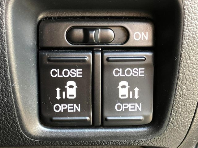 ���y�����d���X���C�h�h�A�z ���ԏ�ŗׂ̎Ԃ��߂����A�����ď��ɂ���������܂��ˁA�ł��X���C�h�h�A�Ȃ�J�������ɕ�����炸�A�Ƃ��Ă����~�肪�ȒP�ł��B�傫�ȉו��̏o���������Ȃ���\��