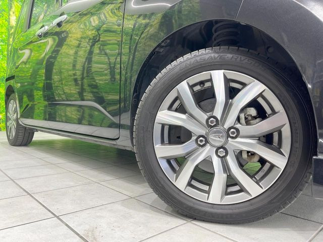 �y����15�C���`�A���~�z�C�[���z�O�ςɃ}�b�`���������A���~�z�C�[���𑕒����Ă���܂��B�e��ЊO�A���~�z�C�[����A�X�^�b�h���X�^�C�����戵�����Ă���܂��B���񂲑��k����������