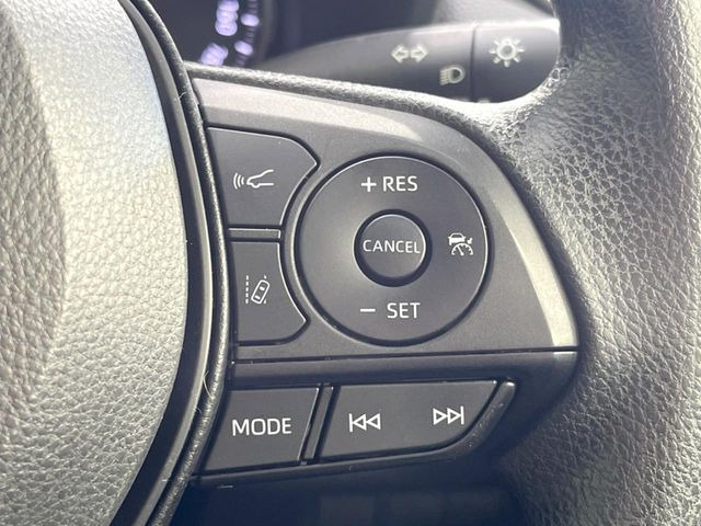 【レーダークルーズコントロール】高速道路での長距離走行が楽に!!自動で速度を保つクルーズコントロールが、衝突軽減システムと連携し、前方の車両を感知して車間を保つように速度調節してくれます!!