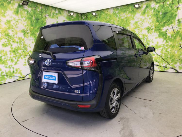 シエンタハイブリッド 1.5 G クエロ