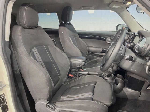 ���V�[�g�̎g�p��:�j��E�ւ�������Ȃ��A�����̒ʂ肫�ꂢ�ȏ�Ԃ��ێ����Ă���܂��B�܂��A�����N���[�j���O�E�R�[�e�B���O�����p�����������܂��B