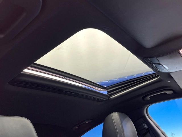 ���p�m���~�b�N�X���C�f�B���O���[�t::�唗�͂̃p�m���}���[�t�́A�㕔���Ȃɂ܂ő����Ă���A�J���I�ȋ�Ԃ����y���݂��������܂��B