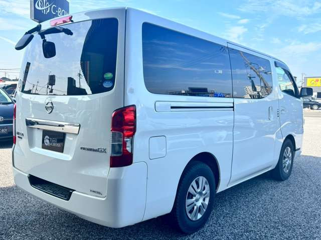 スリークロス滋賀店は総在庫200台以上展示!お客様のお気に入りの1台がきっと見つかります!軽自動車、普通車、キャンピングカーに福祉車両まで店頭に無い在庫もお探しできます♪お気軽にご来店ください!