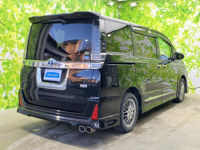 ヴォクシー1.8 ハイブリッド ZS 煌