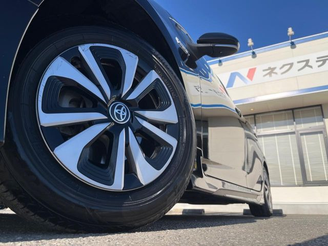 �y����15�C���`�A���~�z�C�[���z�O�ςɃ}�b�`���������A���~�z�C�[���𑕒����Ă���܂��B�e��ЊO�A���~�z�C�[����A�X�^�b�h���X�^�C�����戵�����Ă���܂��B���񂲑��k����������