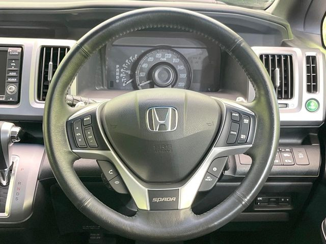 �y�����v�����X�e�A�����O�z�㎿�Ȋv���g�p���邱�ƂŁA��ɂ����������݂ƂĂ��^�]���₷���n���h���ł���