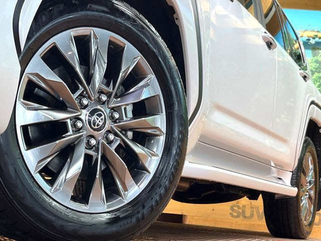 【純正20インチアルミホイール】外観にマッチした純正アルミホイールを装着しております。各種社外アルミホイールや、スタッドレスタイヤも取扱いしております。是非ご相談ください♪