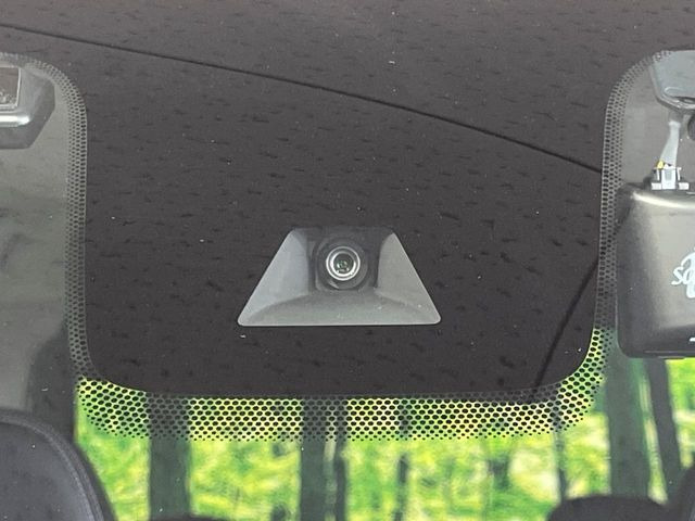 �y�O�He-Assist�z���s���ɑO���̎ԗ�����F�����A�Փ˂������Ȏ��͌x��ƃu���[�L�ŏՓˉ���Ɣ�Q�y�����A�V�X�g�B�����S�Ƀh���C�u�����y���݂��������܂��B