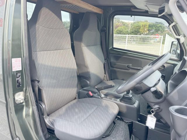 �^�]�ȃV�[�g���͎g�p�������Ȃ��A�ǍD�ȏ�ԂƂȂ��Ă��܂��B���J�Ɏg���Ă������Ƃ��悭�킩��܂��ˁB