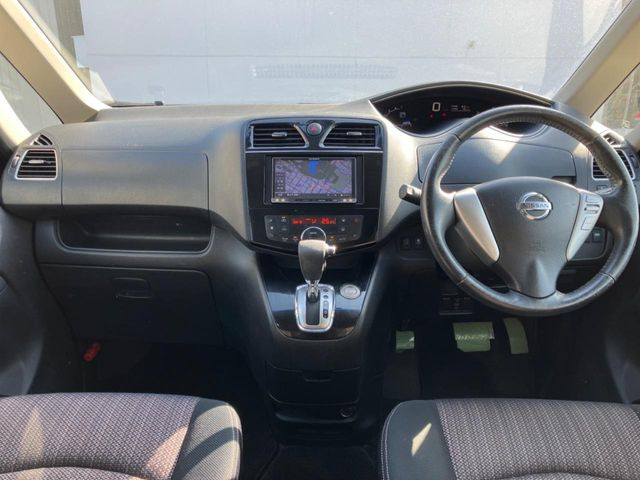 セレナ2.0 ハイウェイスター S-HYBRID