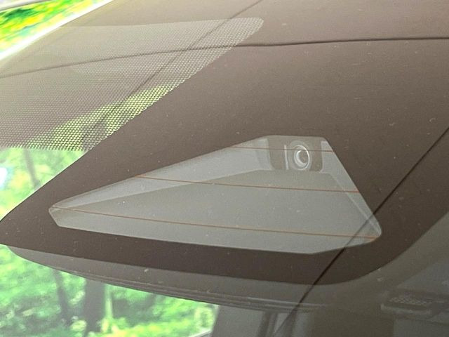 �y�g���^�Z�[�t�e�B�Z���X�z���s���ɑO���̎ԗ�����F�����A�Փ˂������Ȏ��͌x��ƃu���[�L�ŏՓˉ���Ɣ�Q�y�����A�V�X�g�B�����S�Ƀh���C�u�����y���݂��������܂��B