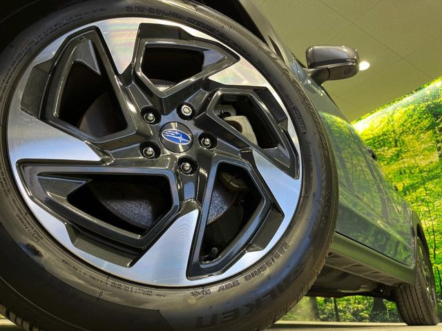 �y����18�C���`�A���~�z�C�[���z�O�ςɃ}�b�`���������A���~�z�C�[���𑕒����Ă���܂��B�e��ЊO�A���~�z�C�[����A�X�^�b�h���X�^�C�����戵�����Ă���܂��B���񂲑��k����������