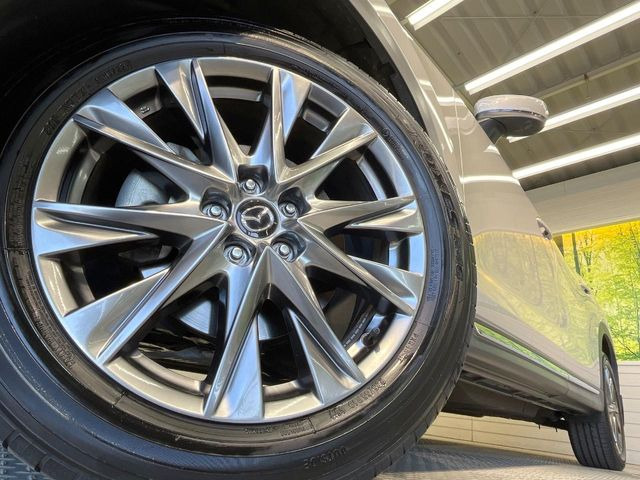 �y����19�C���`�A���~�z�C�[���z�O�ςɃ}�b�`���������A���~�z�C�[���𑕒����Ă���܂��B�e��ЊO�A���~�z�C�[����A�X�^�b�h���X�^�C�����戵�����Ă���܂��B���񂲑��k����������