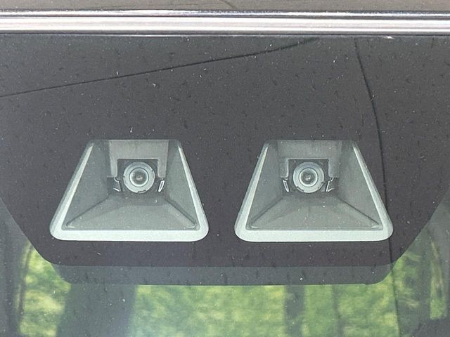 �y�X�}�[�g�A�V�X�g�z���s���ɑO���̎ԗ�����F�����A�Փ˂������Ȏ��͌x��ƃu���[�L�ŏՓˉ���Ɣ�Q�y�����A�V�X�g�B�����S�Ƀh���C�u�����y���݂��������܂��B