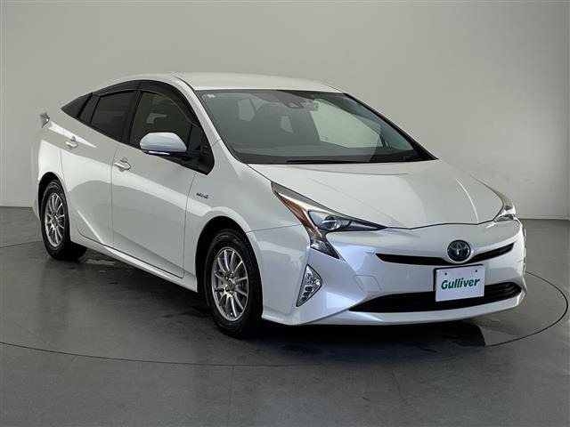 プリウス1.8 S E-Four 4WD