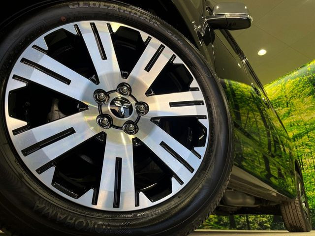 �y����18�C���`�A���~�z�C�[���z�O�ςɃ}�b�`���������A���~�z�C�[���𑕒����Ă���܂��B�e��ЊO�A���~�z�C�[����A�X�^�b�h���X�^�C�����戵�����Ă���܂��B���񂲑��k����������