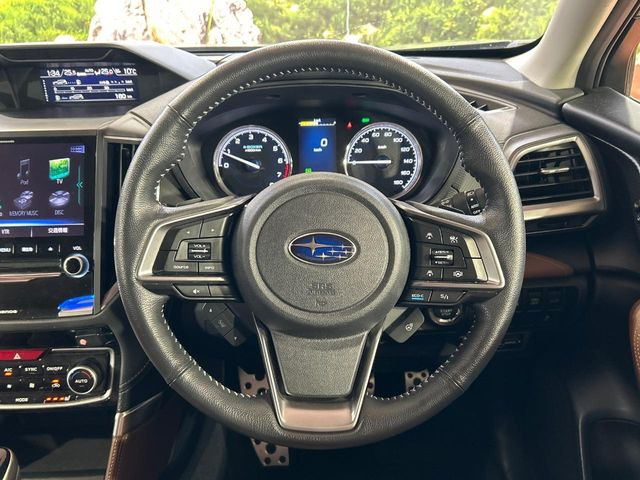 �y�����v�����X�e�A�����O�z�㎿�Ȋv���g�p���邱�ƂŁA��ɂ����������݂ƂĂ��^�]���₷���n���h���ł���