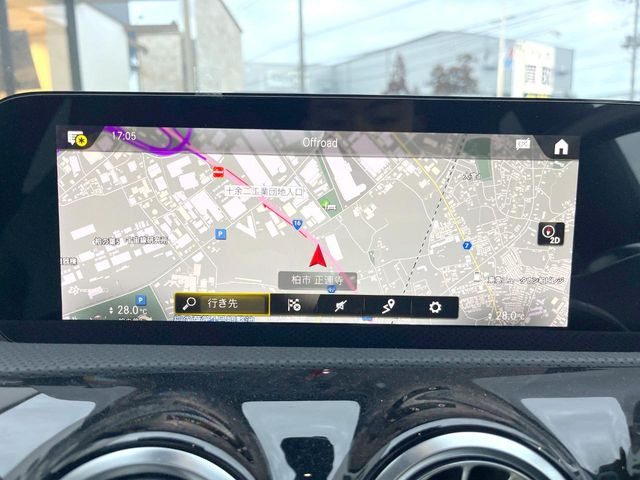 �������i�r:��̊��̂���i�r�́A����������ԓ������o���Ă���܂��B�I�[�f�B�I�@�\���[�����Ă���܂��̂ŁA�^�]�����y���߂܂���